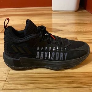 Black adidas “opponent advisory”